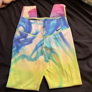 Nike Lava Leggings